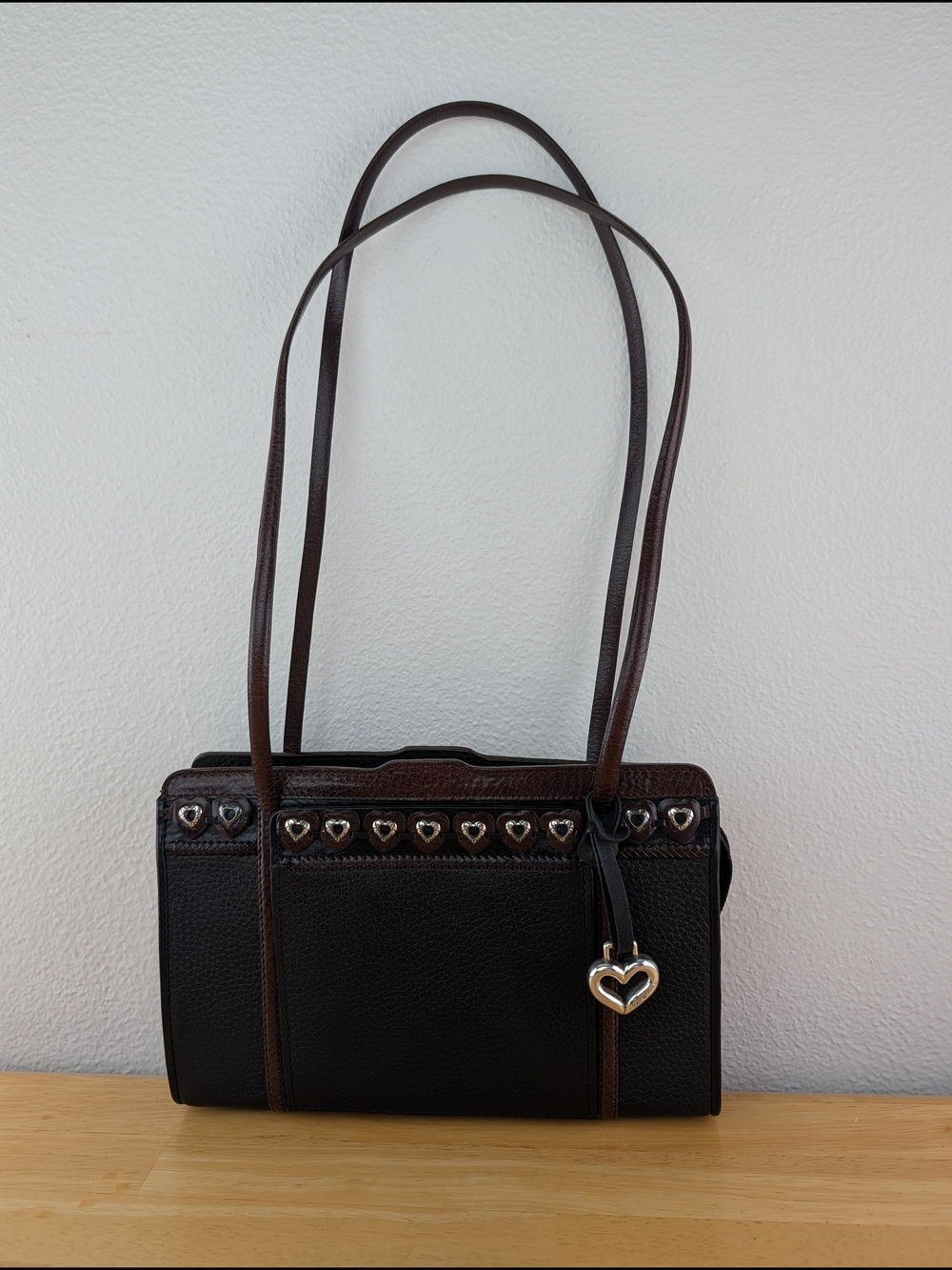 Brighton Black Pebbled Leather Bag Shoulder Handbag Organizer Heart Detail Charm